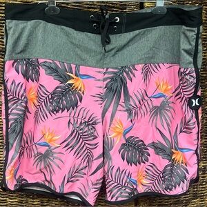 Hurley - Phantom, Men’s Pink Tropical Print Shorts,‎ Size:38